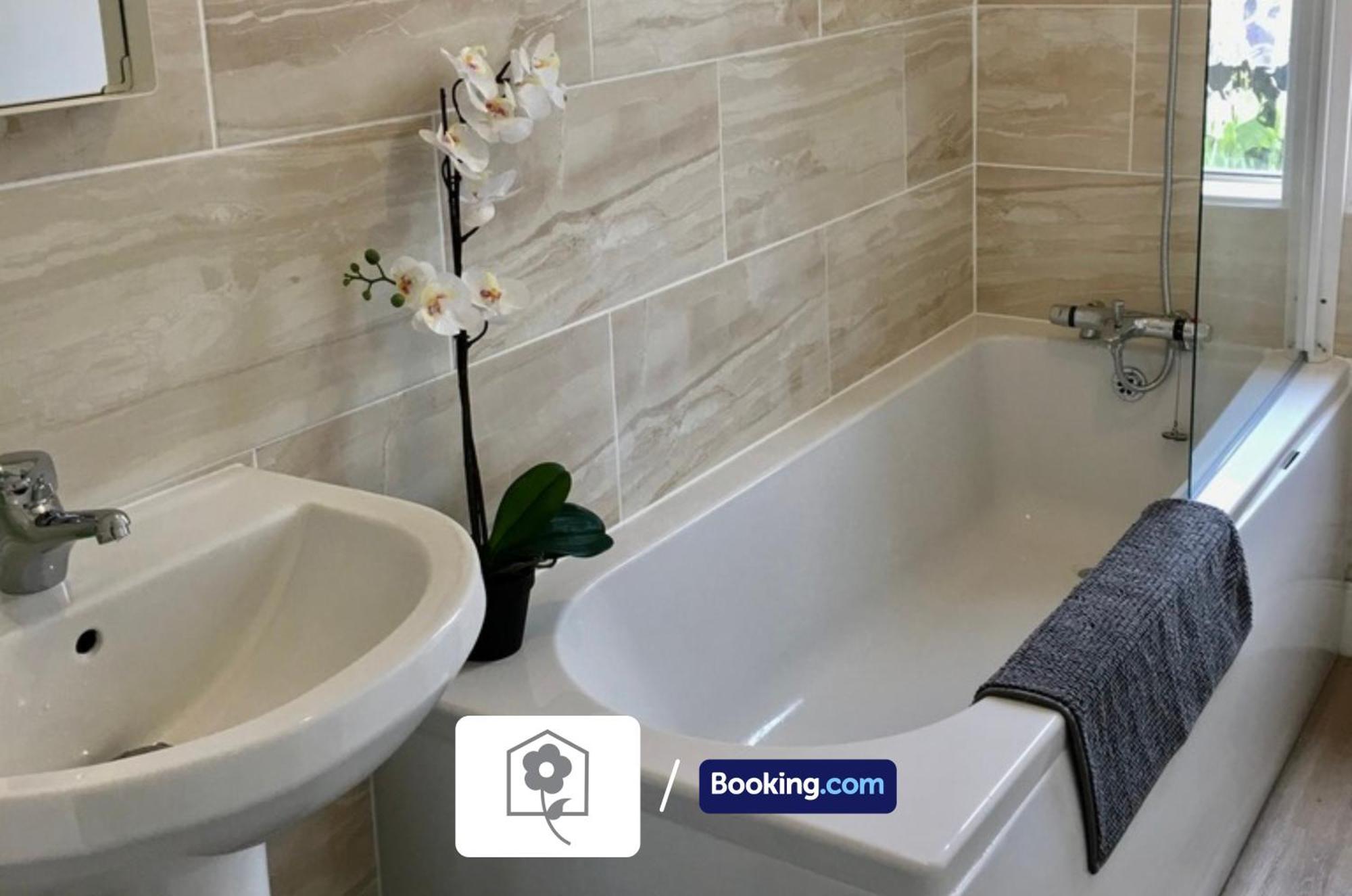 Netley Village Apartment By Your Stay Solutions Short Lets & Serviced Accommodation Netley Southampton With Free Wi-Fi هامبل المظهر الخارجي الصورة