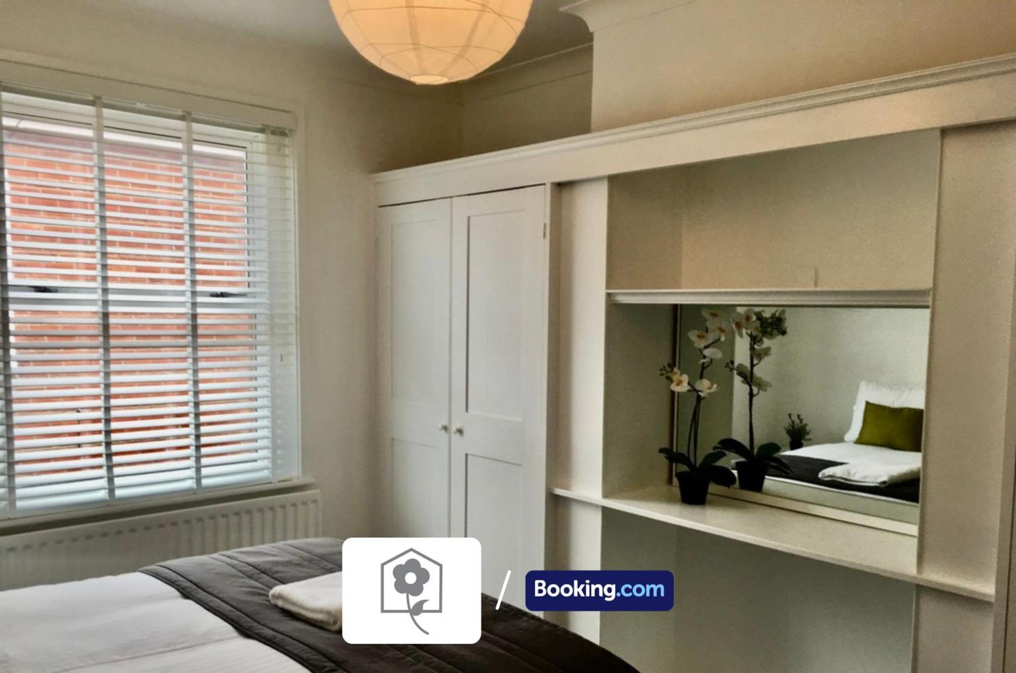 Netley Village Apartment By Your Stay Solutions Short Lets & Serviced Accommodation Netley Southampton With Free Wi-Fi هامبل المظهر الخارجي الصورة