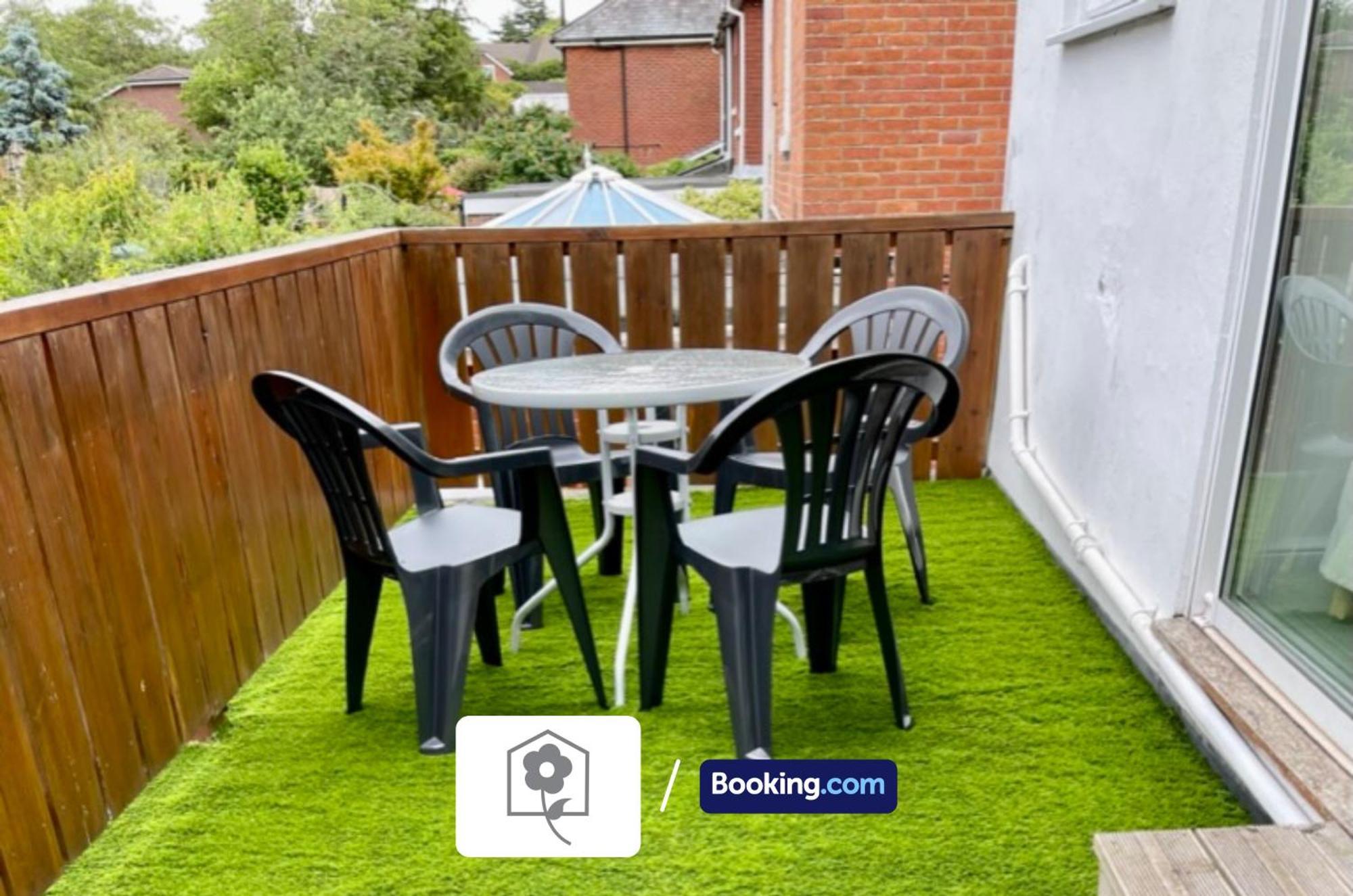 Netley Village Apartment By Your Stay Solutions Short Lets & Serviced Accommodation Netley Southampton With Free Wi-Fi هامبل المظهر الخارجي الصورة